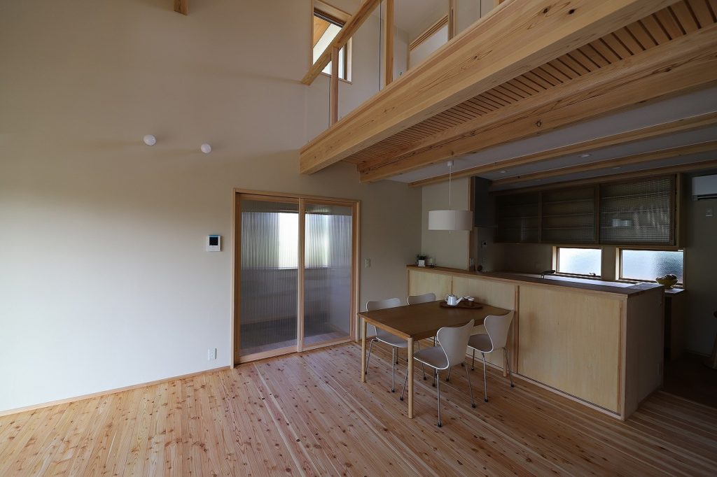箱田　群馬県富岡市で薪ストーブや自然素材を使った木の家のデザインされた注文住宅を建てるなら小林建設