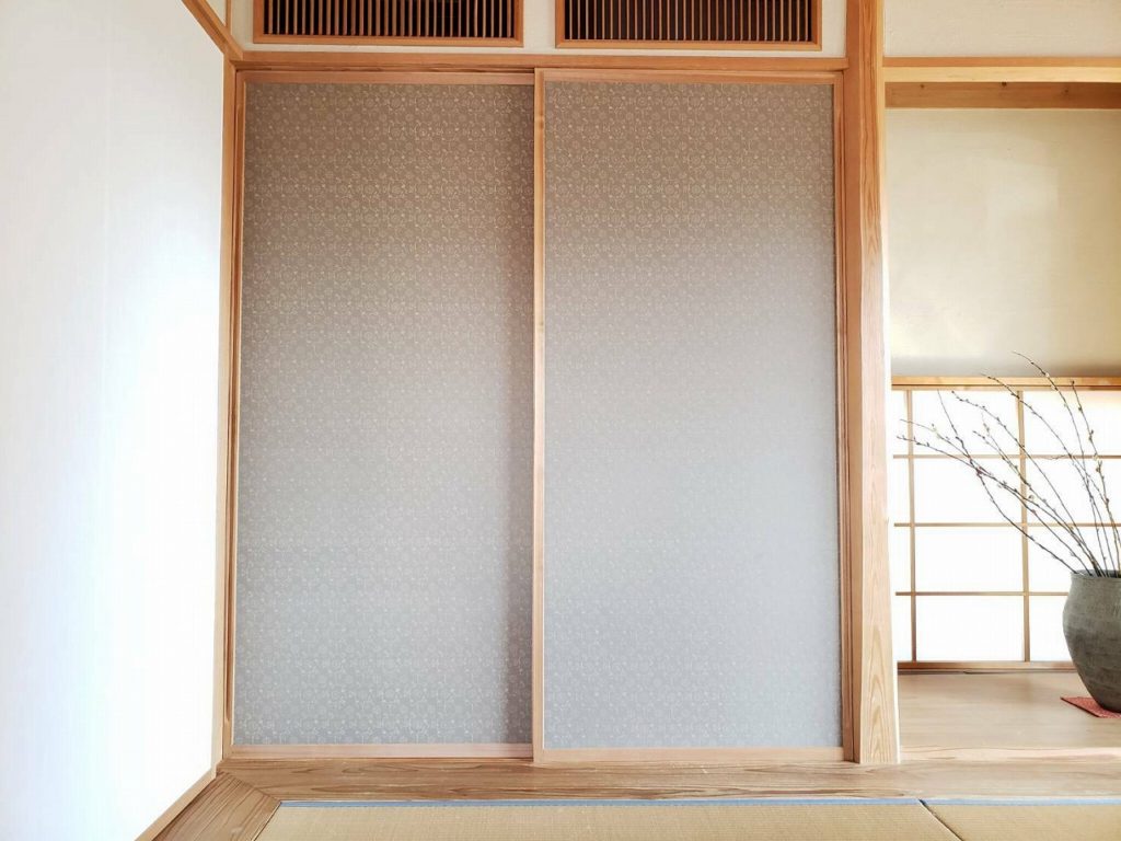 埼玉県東松山市で薪ストーブや自然素材を使った木の家のおしゃれな新築注文住宅を建てるなら小林建設												