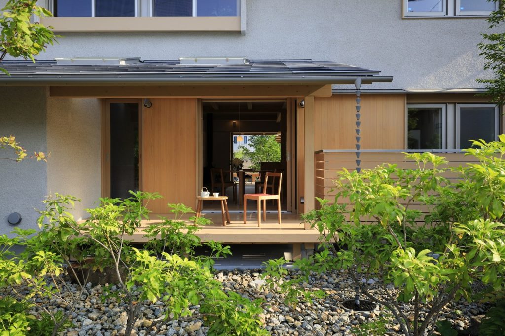 埼玉県東松山市で薪ストーブや自然素材を使った木の家のおしゃれな新築注文住宅を建てるなら小林建設												