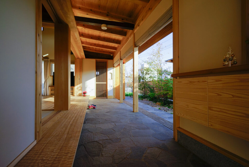 陽の栖小林建設が群馬県高崎市に建てた新築注文住宅の完成見学会の土間イメージ写真