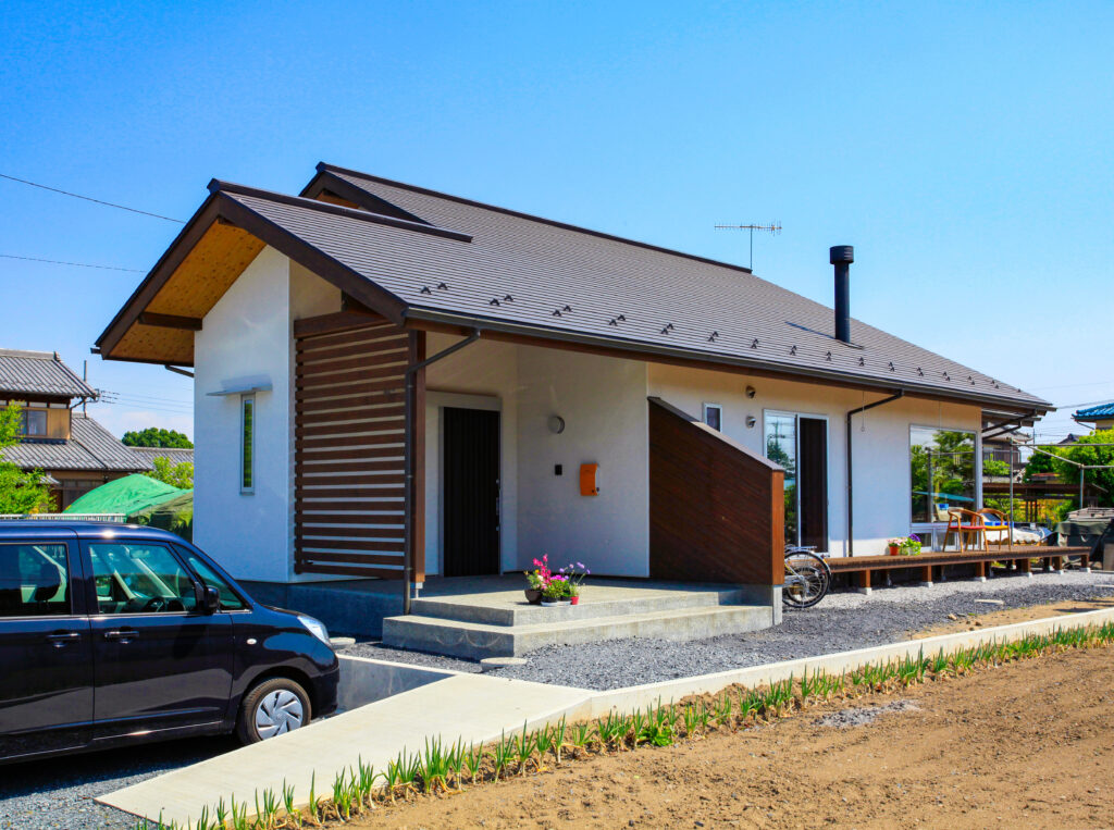 陽の栖小林建設が埼玉県本庄市児玉町に建てた新築注文住宅で開催する完成見学会の外観写真②